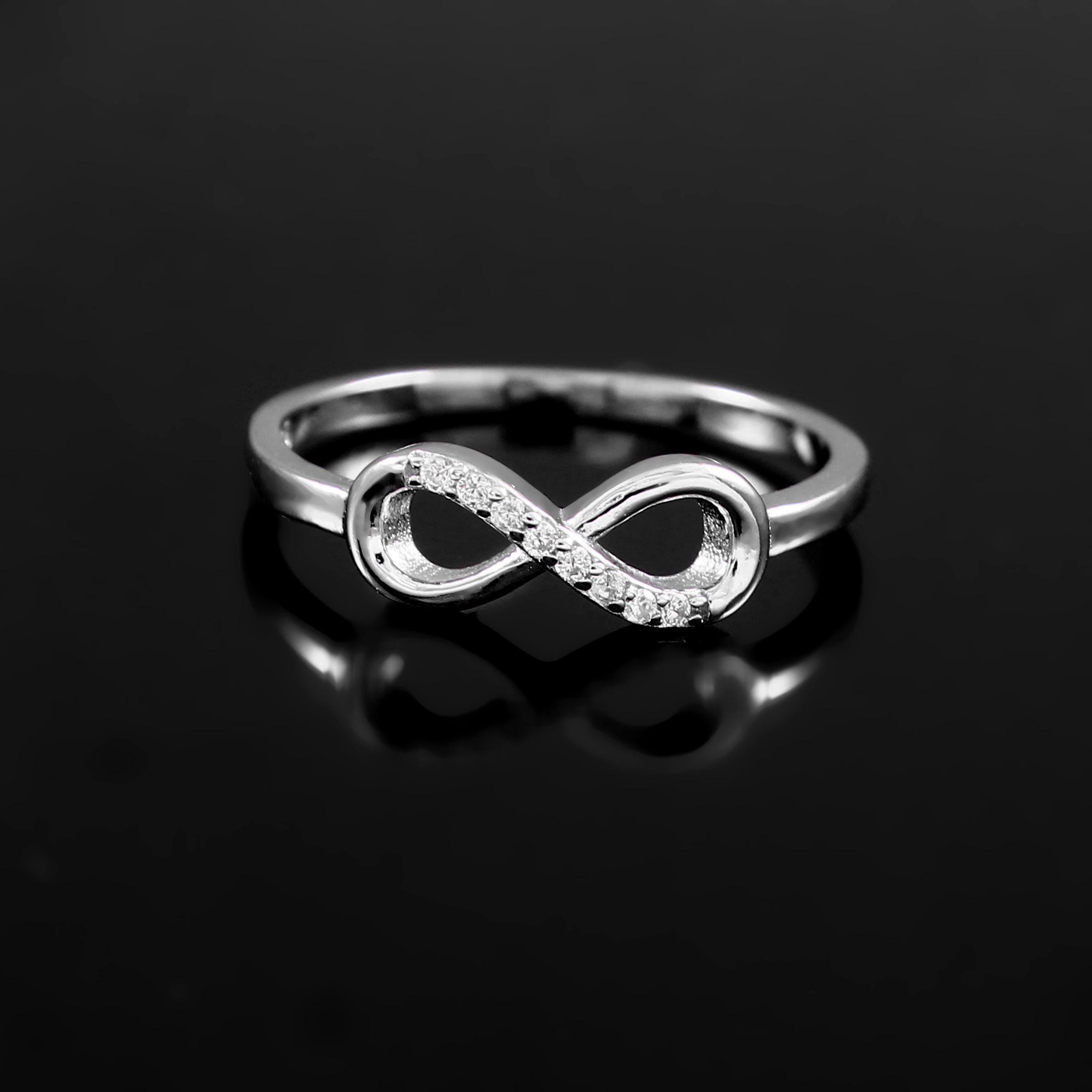 Simple Infinity Ring with pave diamonds