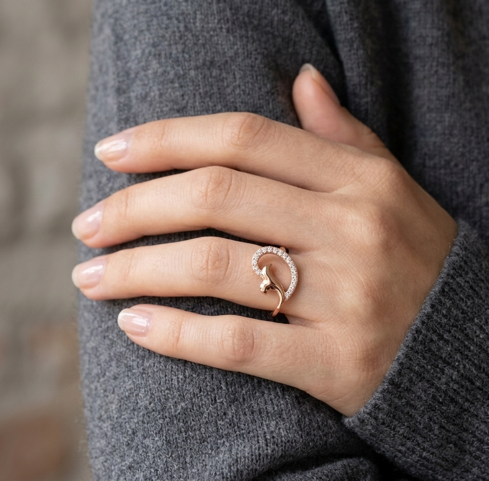 Sterling Silver Moissanite Leaf Ring – Curved Swirl Vine Statement Band