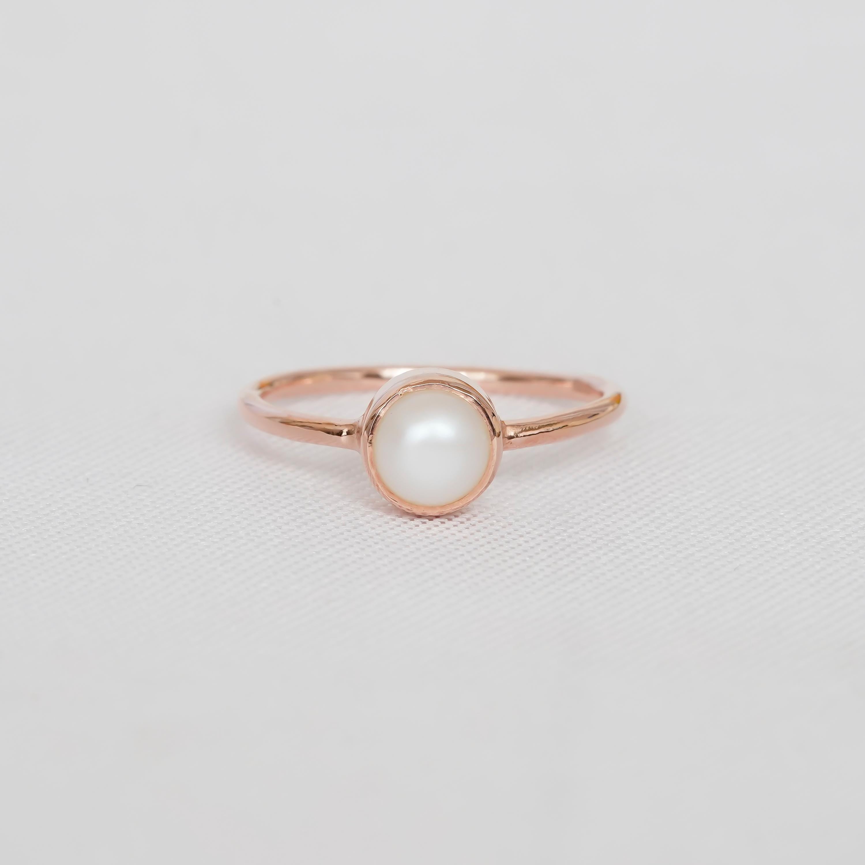 Pearl Engagement Ring Bezel Set 925 Sterling Silver Round White Freshwater Pearl Wedding Ring For Women Proposal Minimalist Solitaire Ring