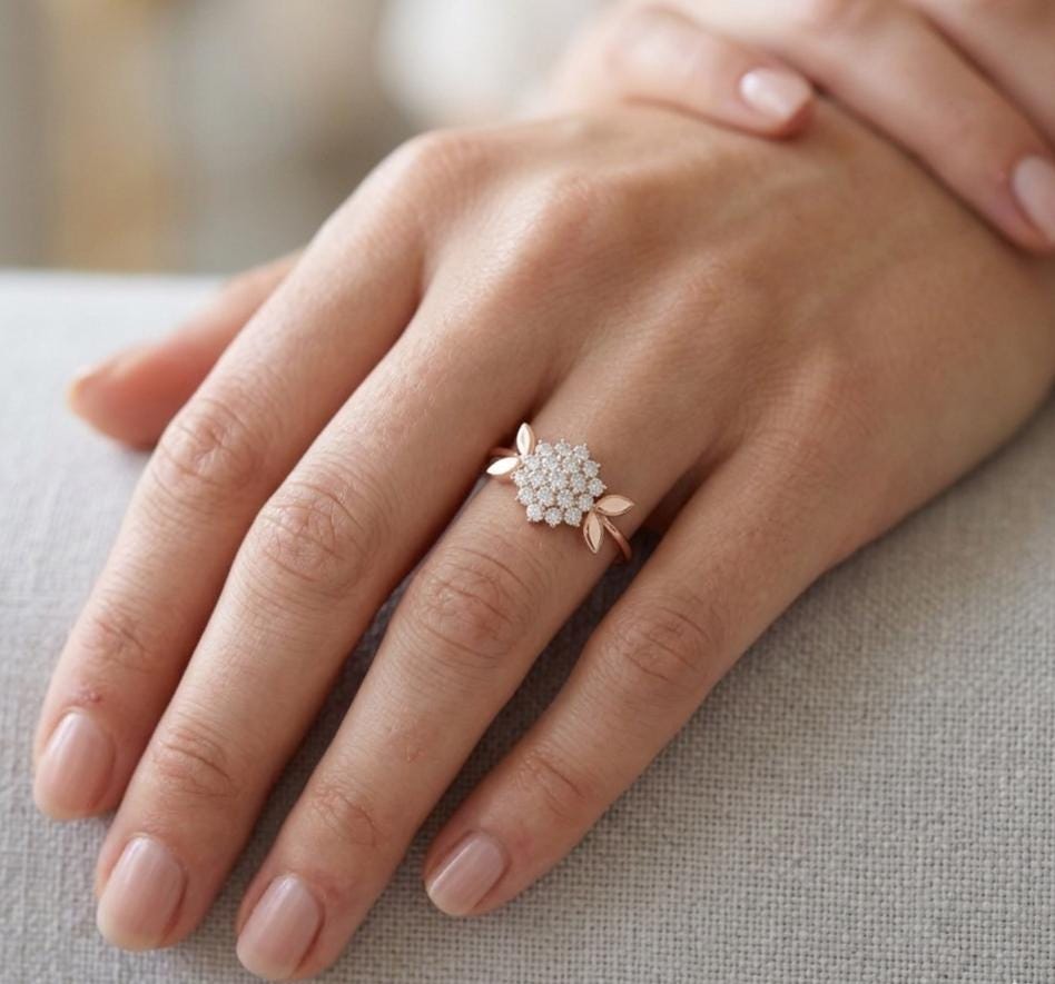Leaf Motif Moissanite Ring in 925 Sterling Silver Snowflake Sunburst Bridal Band