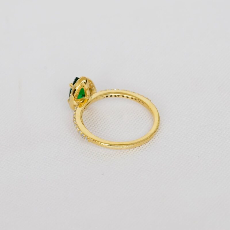Pear Cut Emerald Ring for Women - Image 4