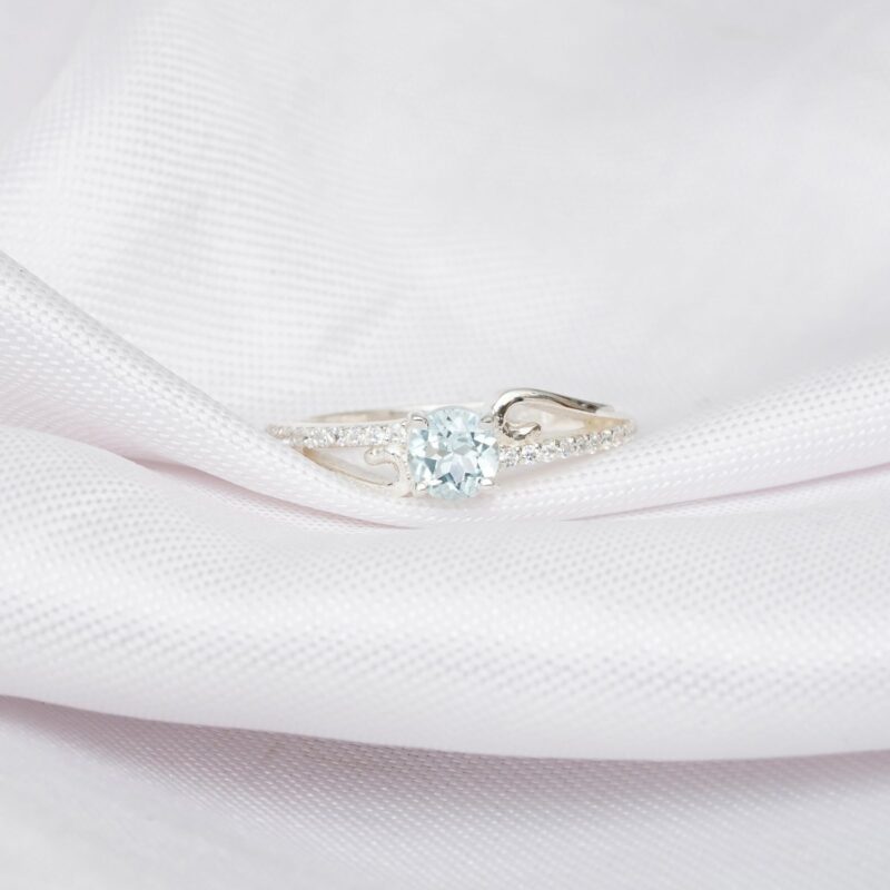 Round Aquamarine Engagement Ring for Women